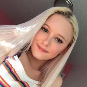 Meet your Posher, Tayler